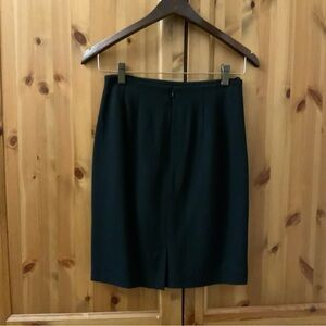 Liz Claiborne Black lined Classics Skirt Size:4